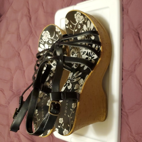 Apostrophe wedge sandals - Picture 2 of 3
